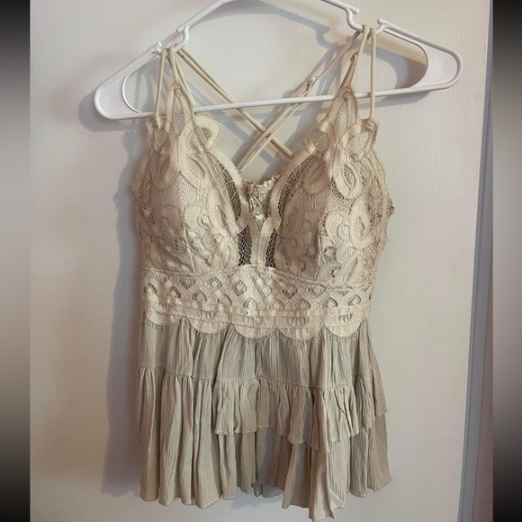 Small tank worn once - Picture 1 of 1